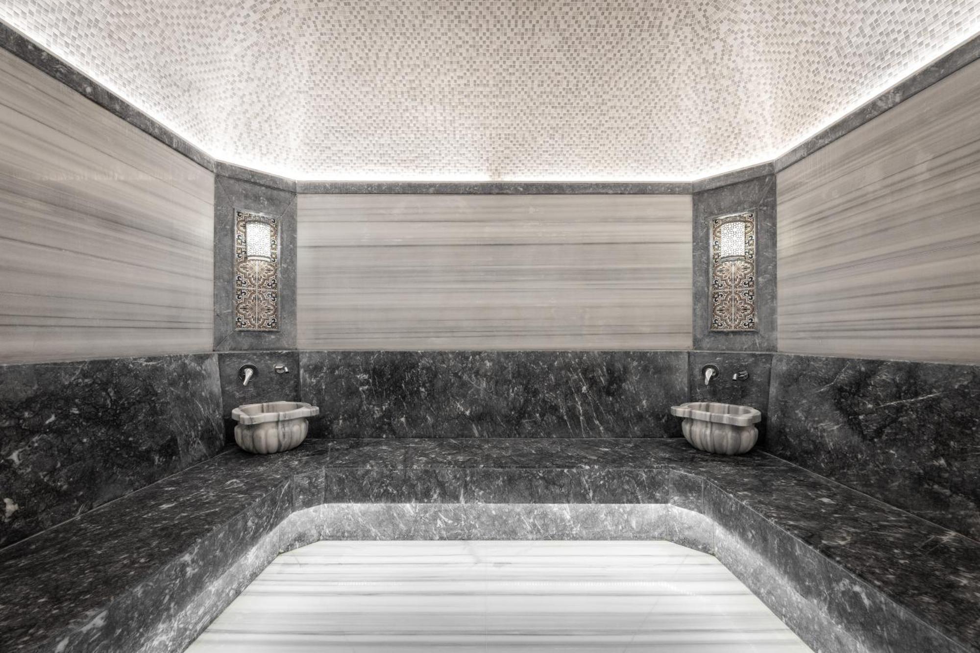 Aquaperla Hotel & Spa Chişinau Exteriör bild